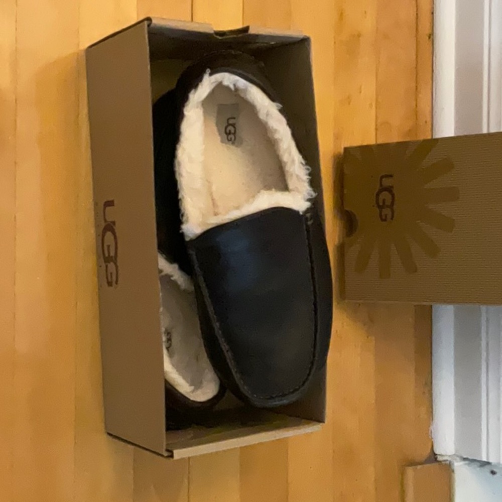 Brown men’s UGG slippers